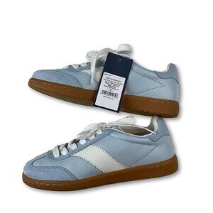 Universal Thread Light Blue Sneakers with Memory Foam insole – Women’s Size 6 –